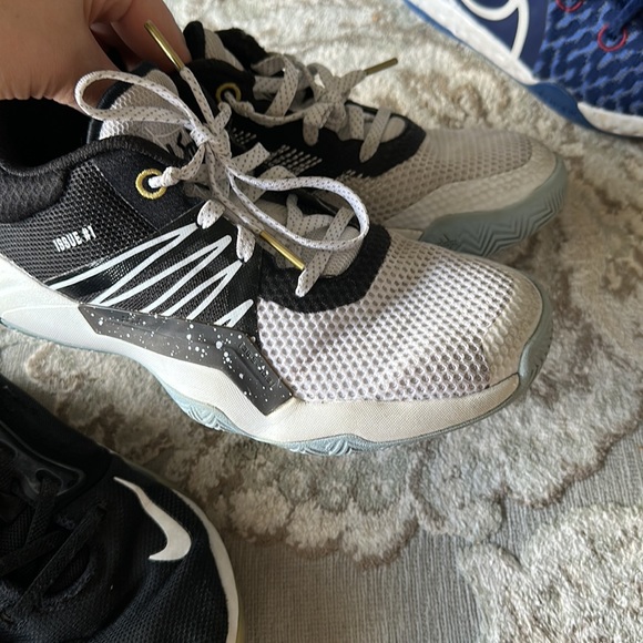 3 pairs of sneakers - Picture 6 of 14